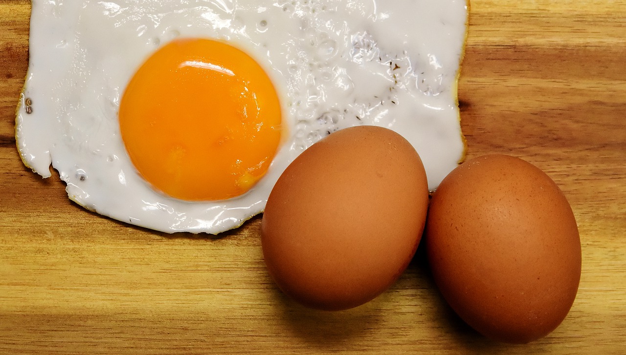 Image - fried egg yolk protein eat food