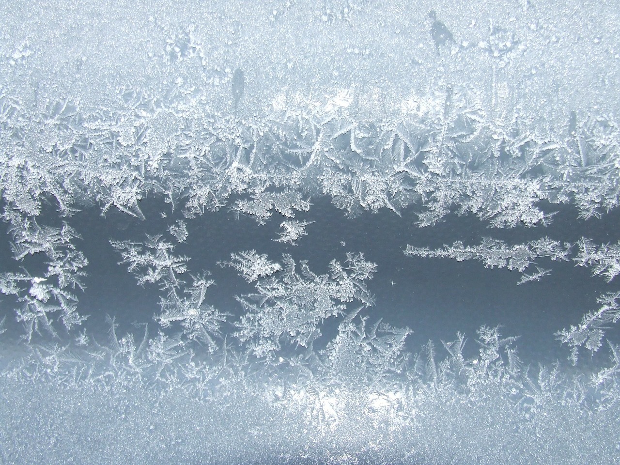 Image - ice crystals frost window frosted