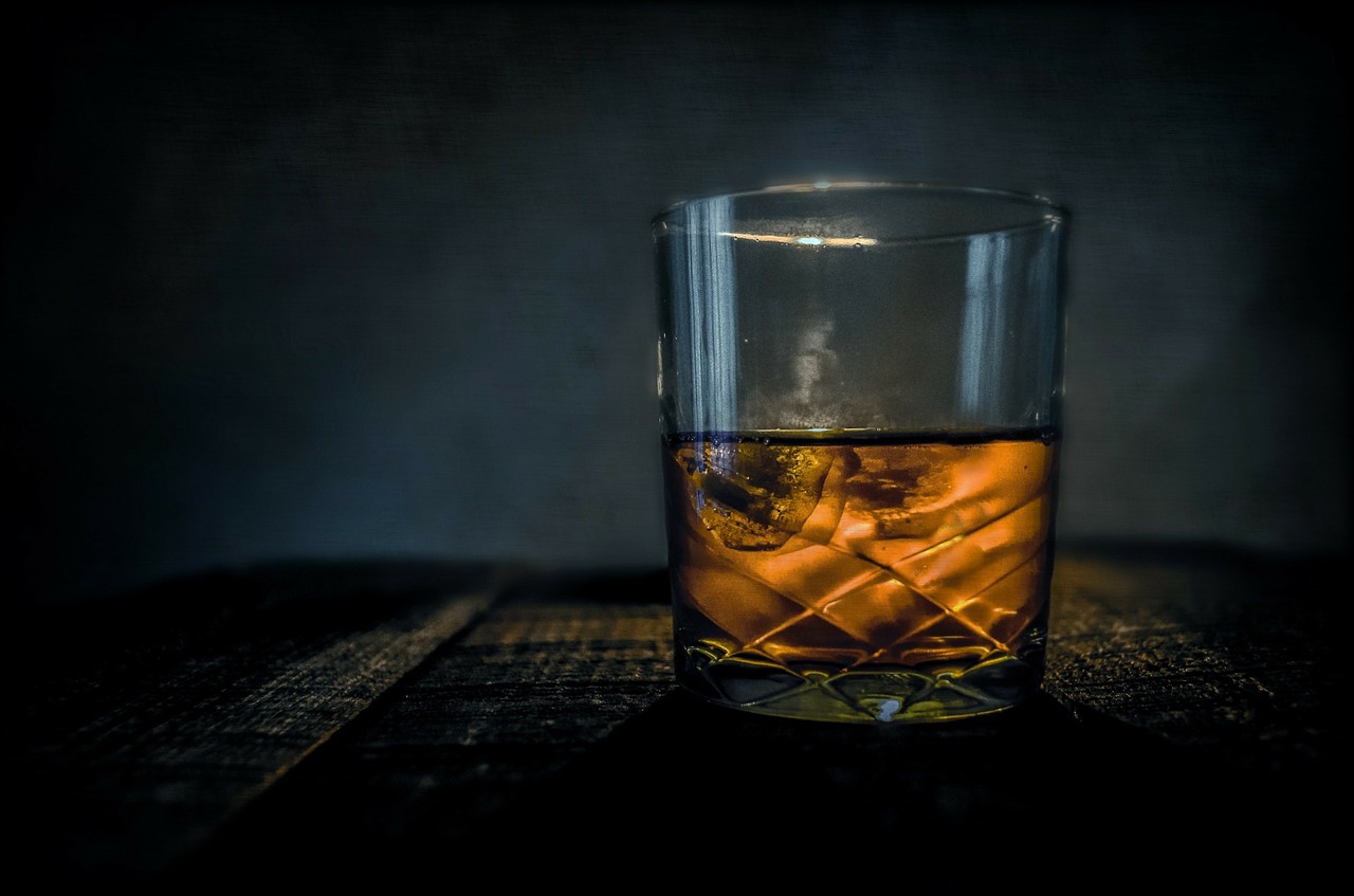 Image - whiskey bar alcohol glass scotch