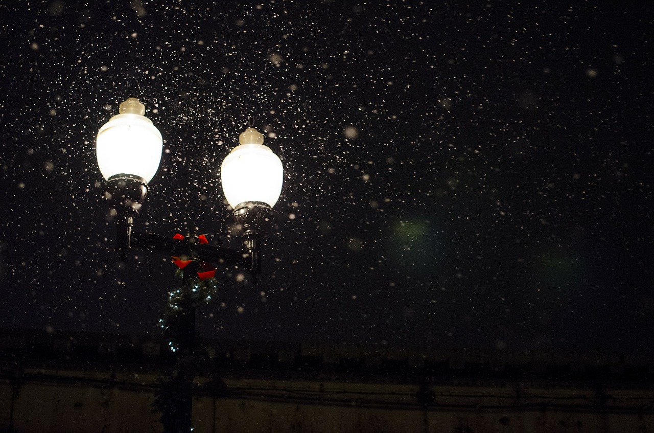 Image - street lamp lamp lantern snow