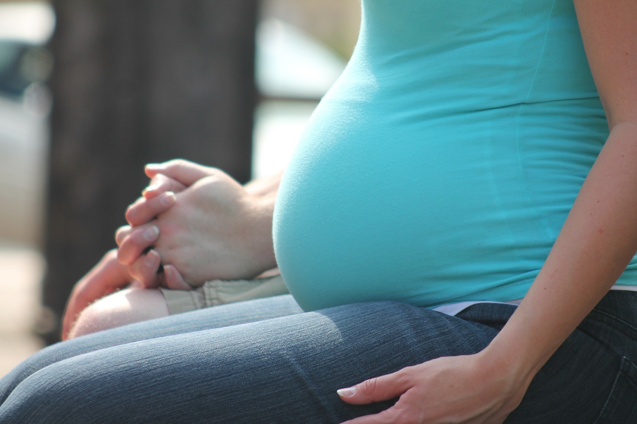 Image - woman pregnant belly baby outdoors