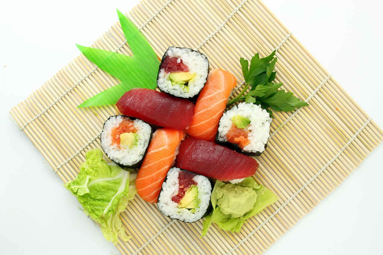 Image - sushi japanese delicious asian