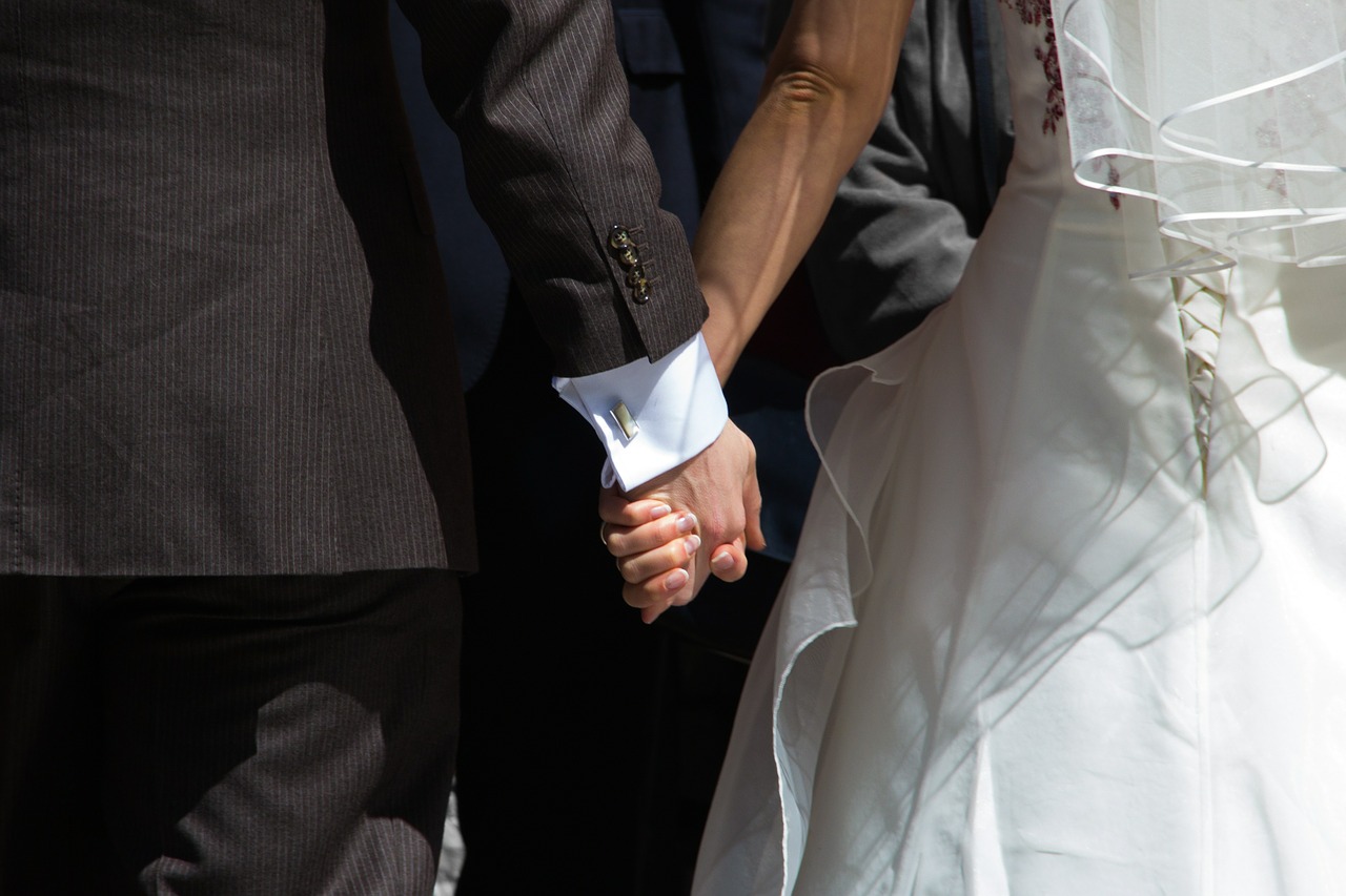 Image - hands getting married wedding