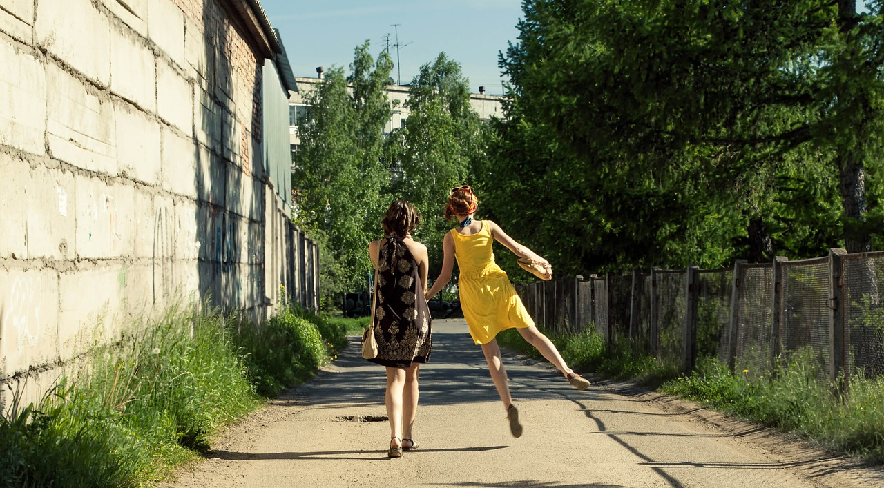 Image - girls summer sun smiles joy