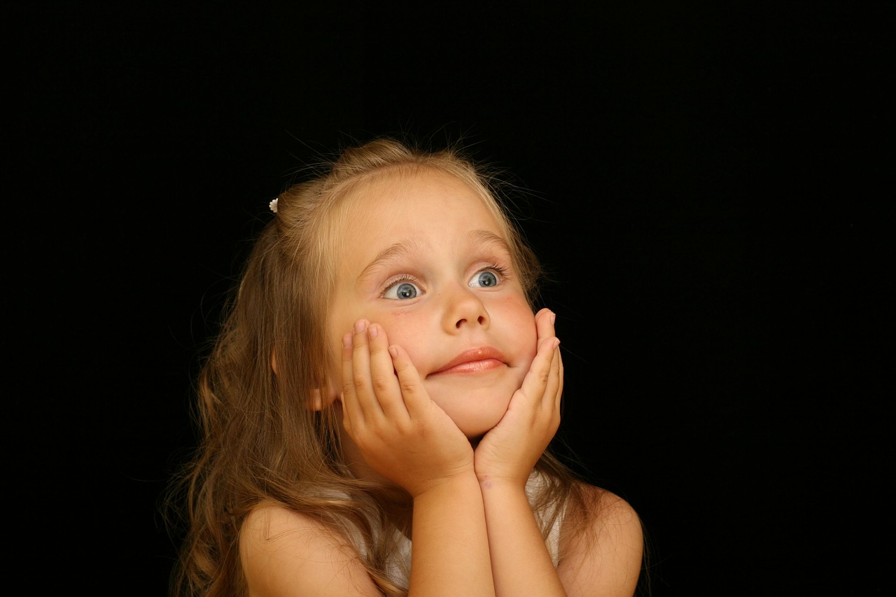 Image - girl child astonished surprised