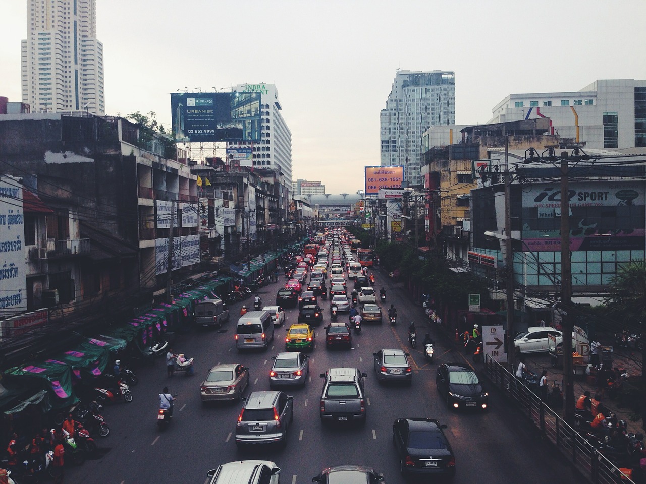 Image - traffic jam traffic india street