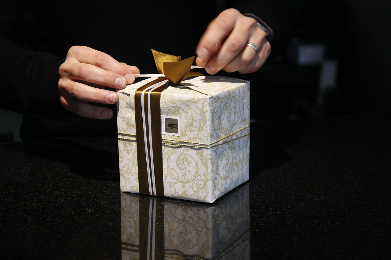 Image - gift packaging loop christmas