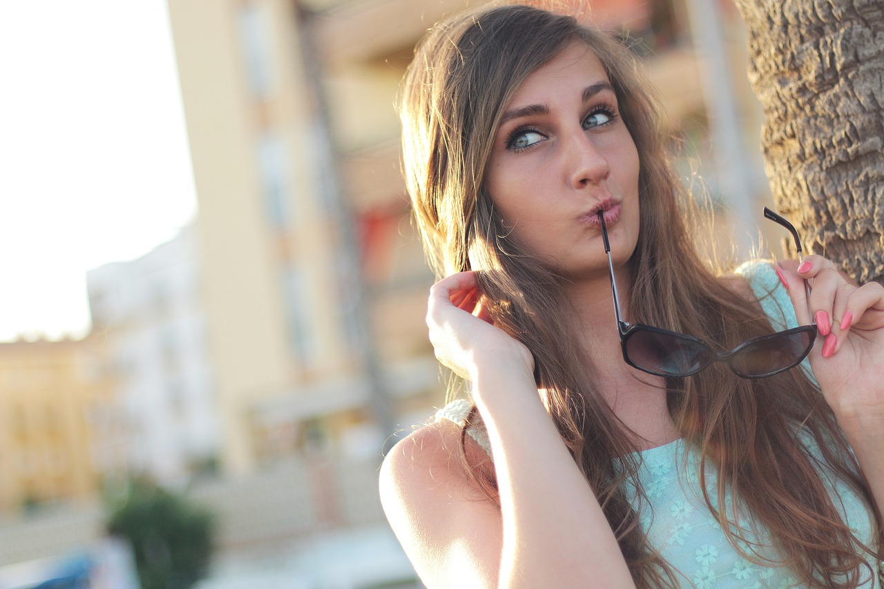 Image - girl posing sunglasses beauty