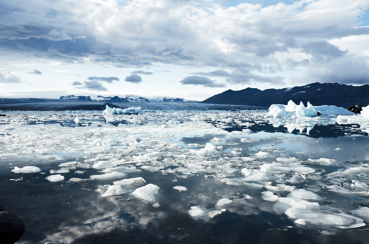 Image - iceland glacier iceberg floats