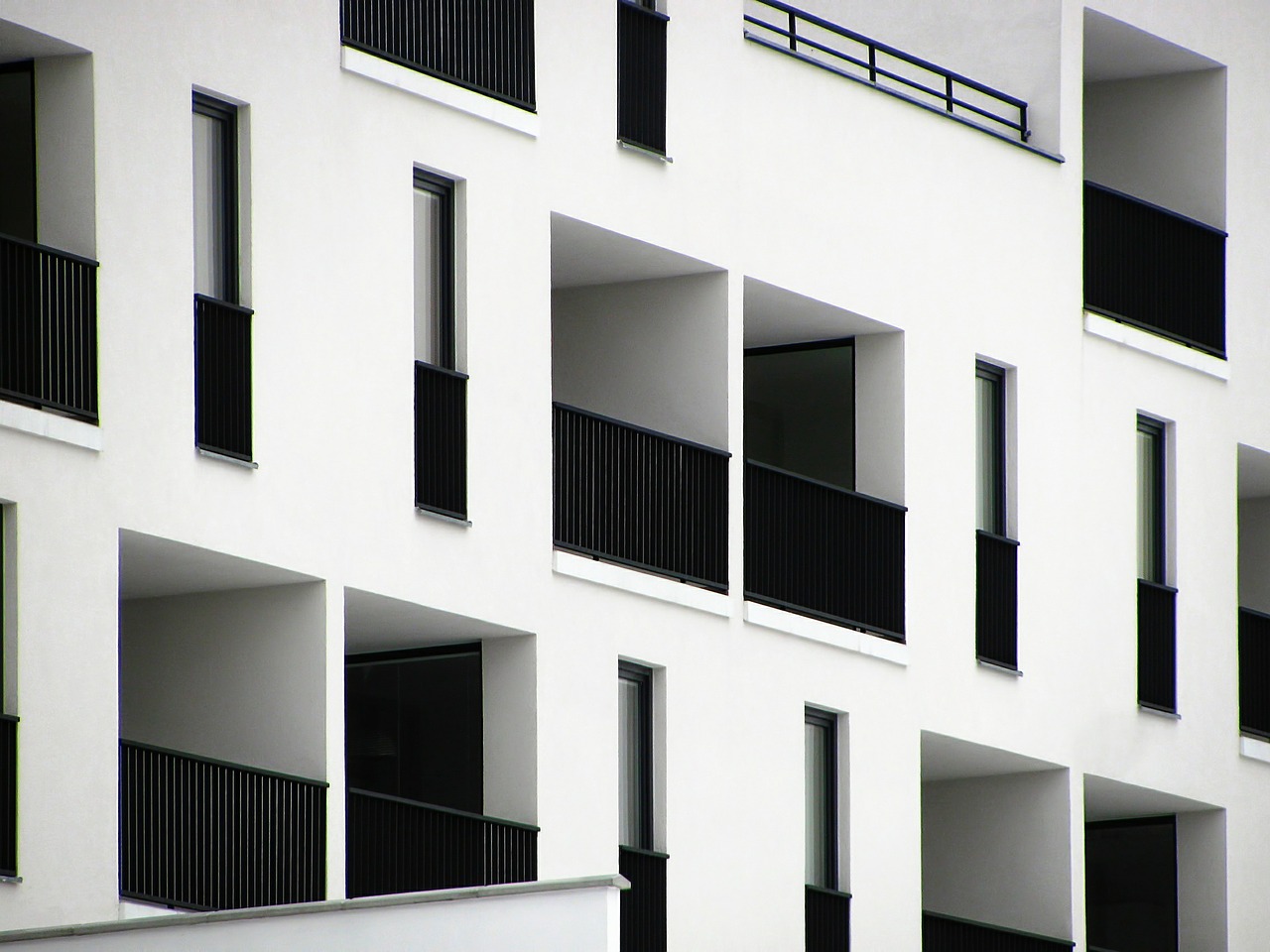 Image - building house windows balcony