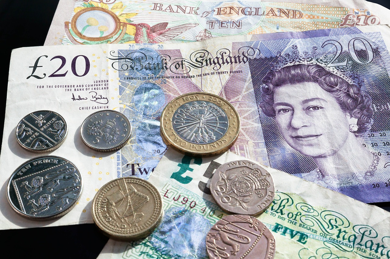 Image - pound coins currency bank note