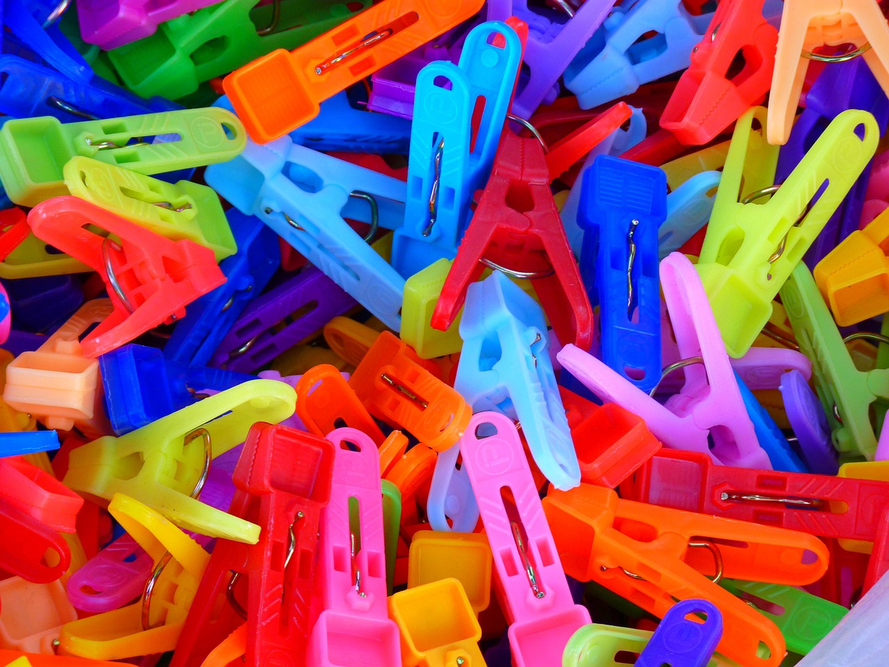 Image - clothespins colorful laundry jam