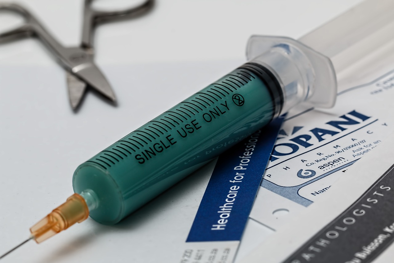 Image - syringe injection drug medicine