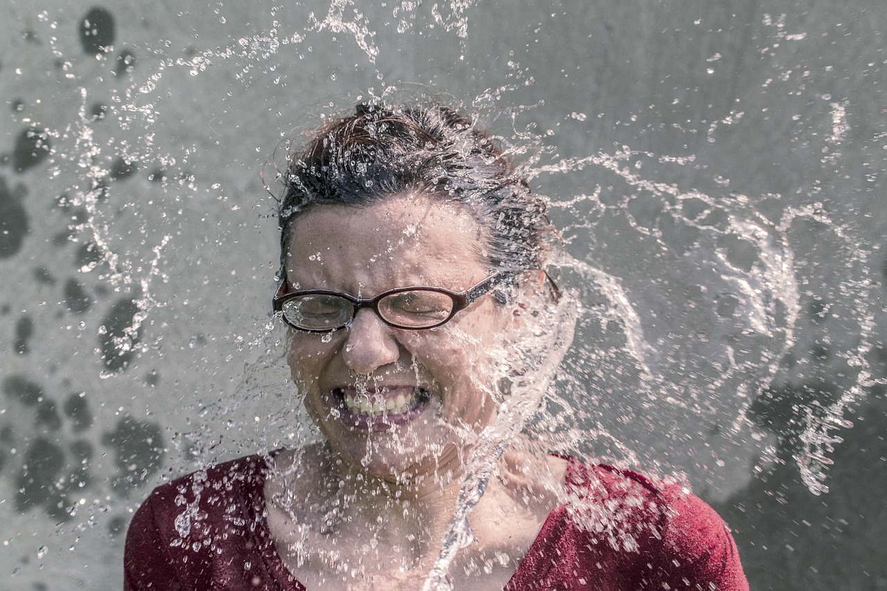 Image - refreshment splash water woman