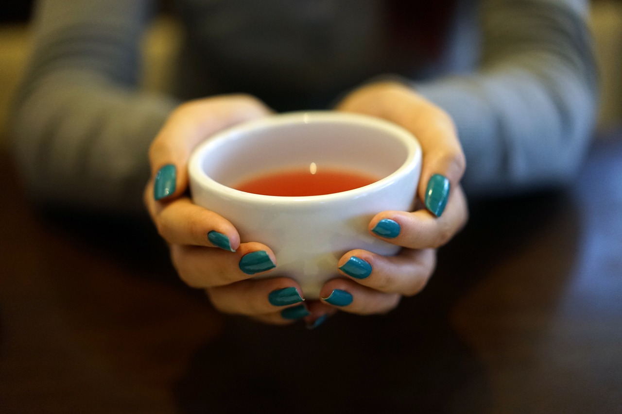 Image - tea cup tea cup hot hands holding