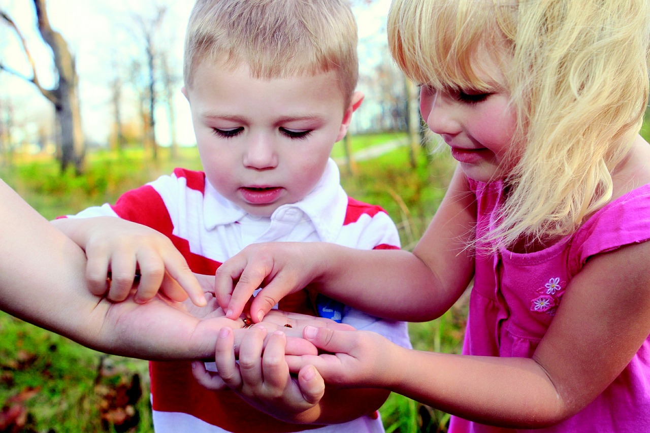 Image - children boy girl ladybug bug