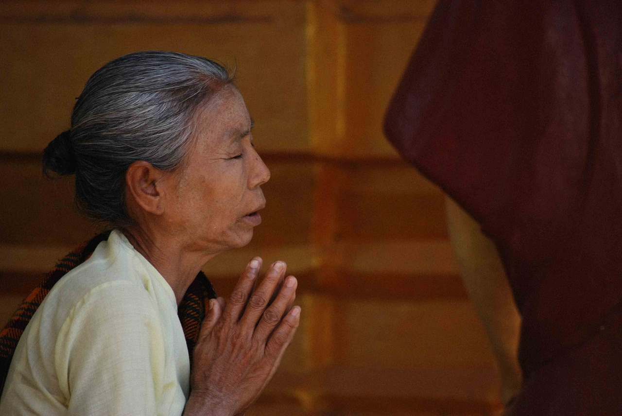 Image - pray woman old faith prayer