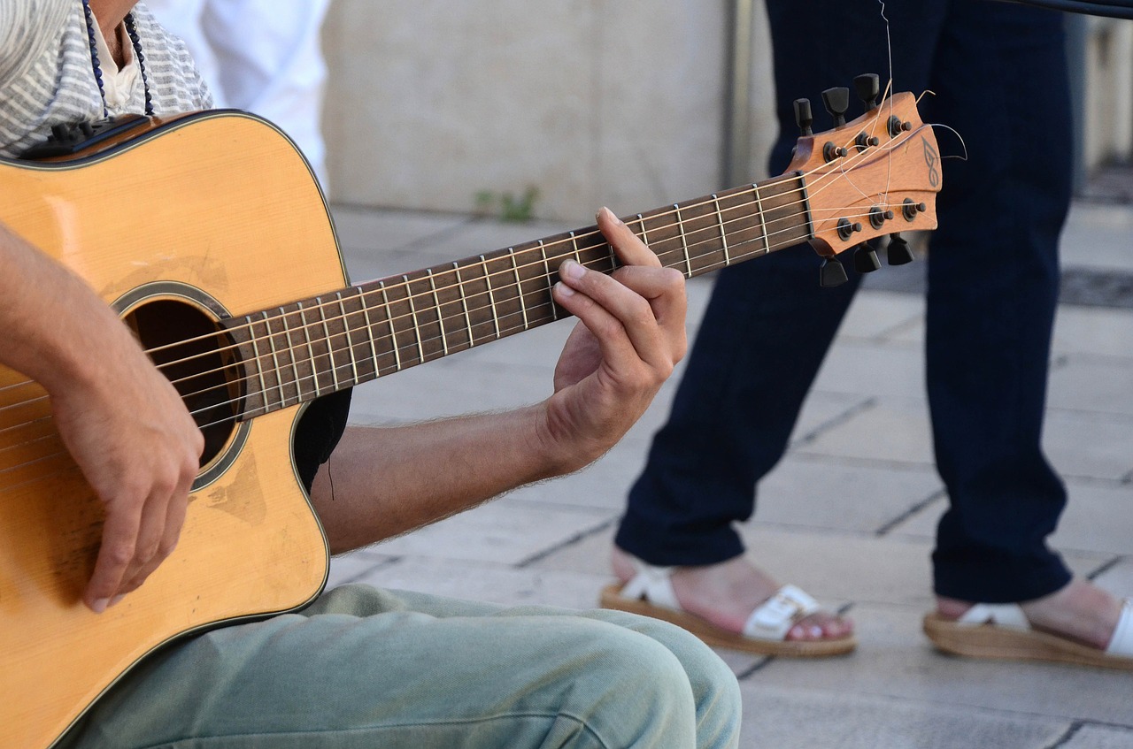 Image - guitar guitarist playing the guitar