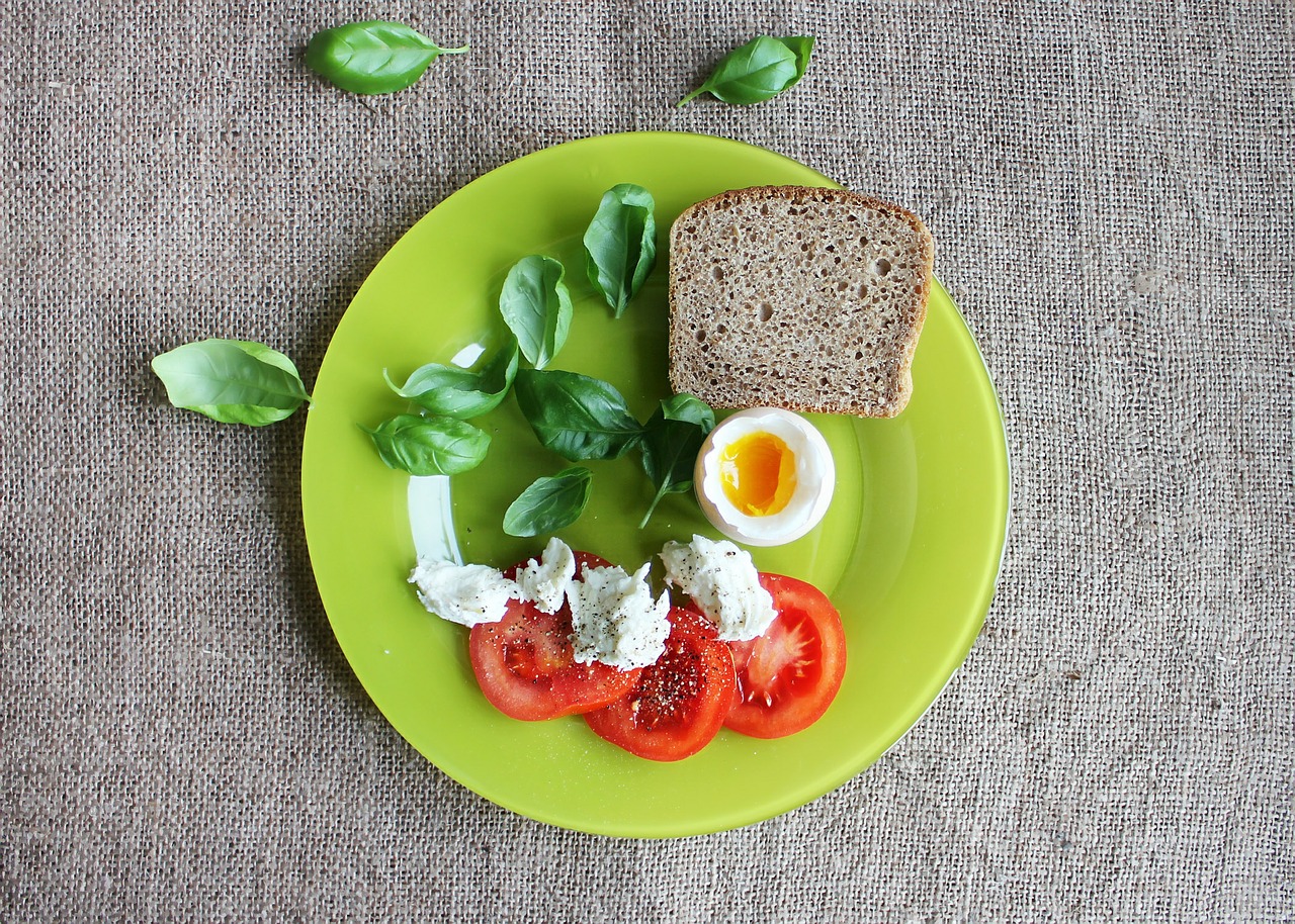 Image - tomatoes eggs dish the green plate