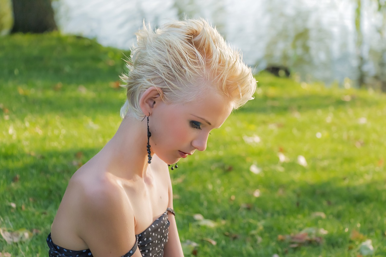 Image - profile blonde girl young