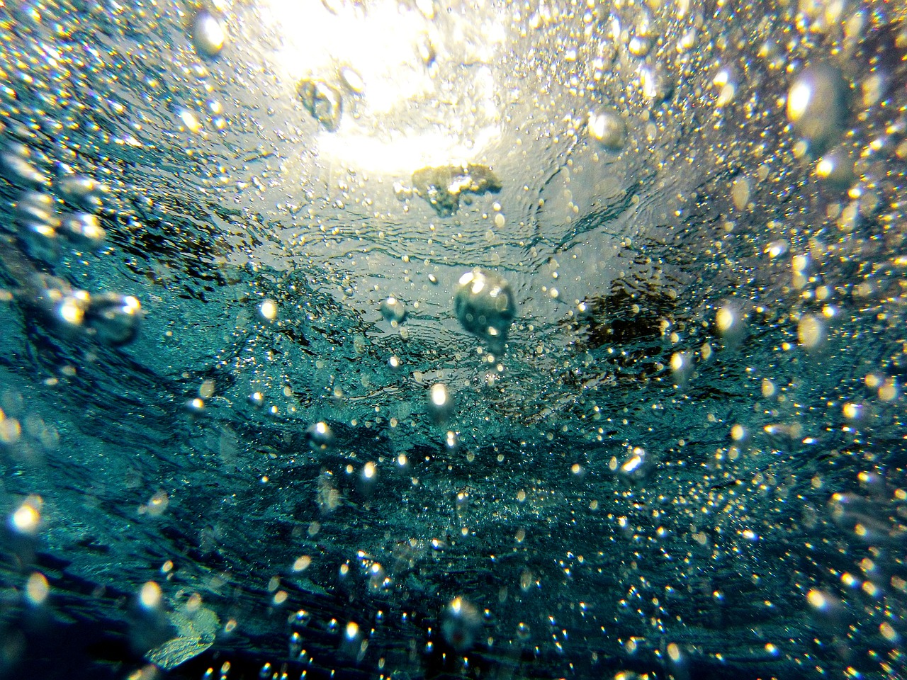 Image - bubbles water air diving scuba