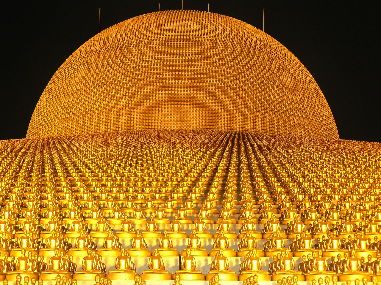 Image - dhammakaya pagoda more than million