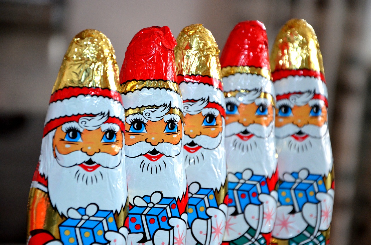 Image - chocolate santa claus santa clauses