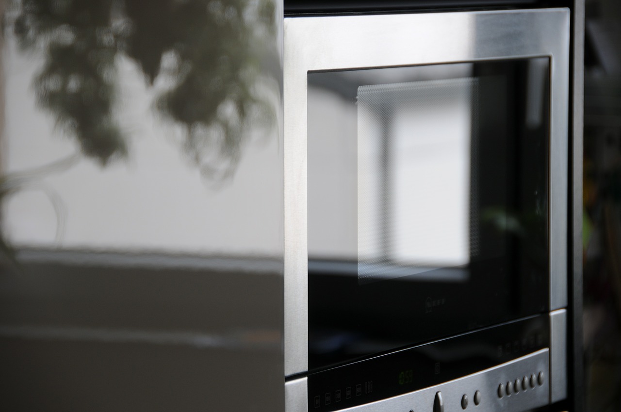 Image - chrome kitchen microwave