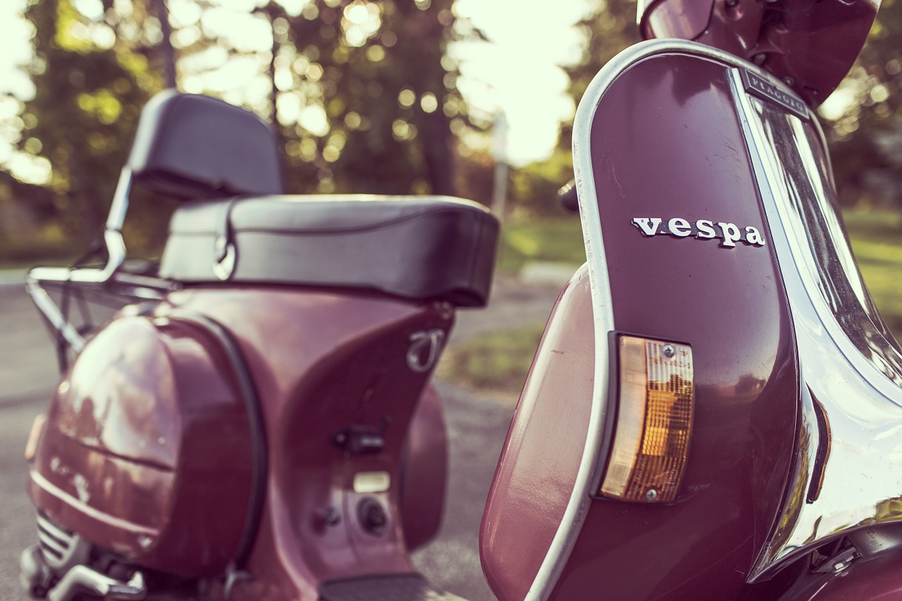 Image - vespa motorcycle scooter transport