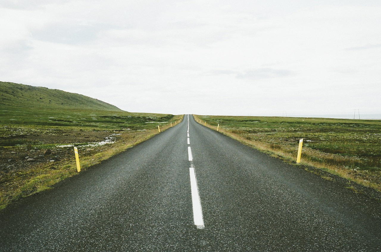 Image - highway road markers travel