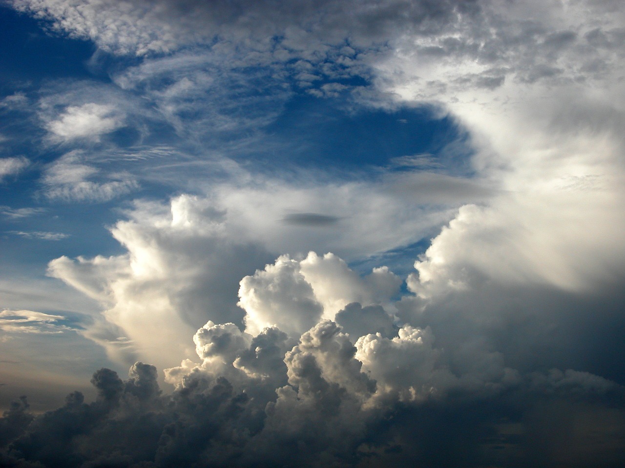 Image - cumulus clouds dramatic white blue