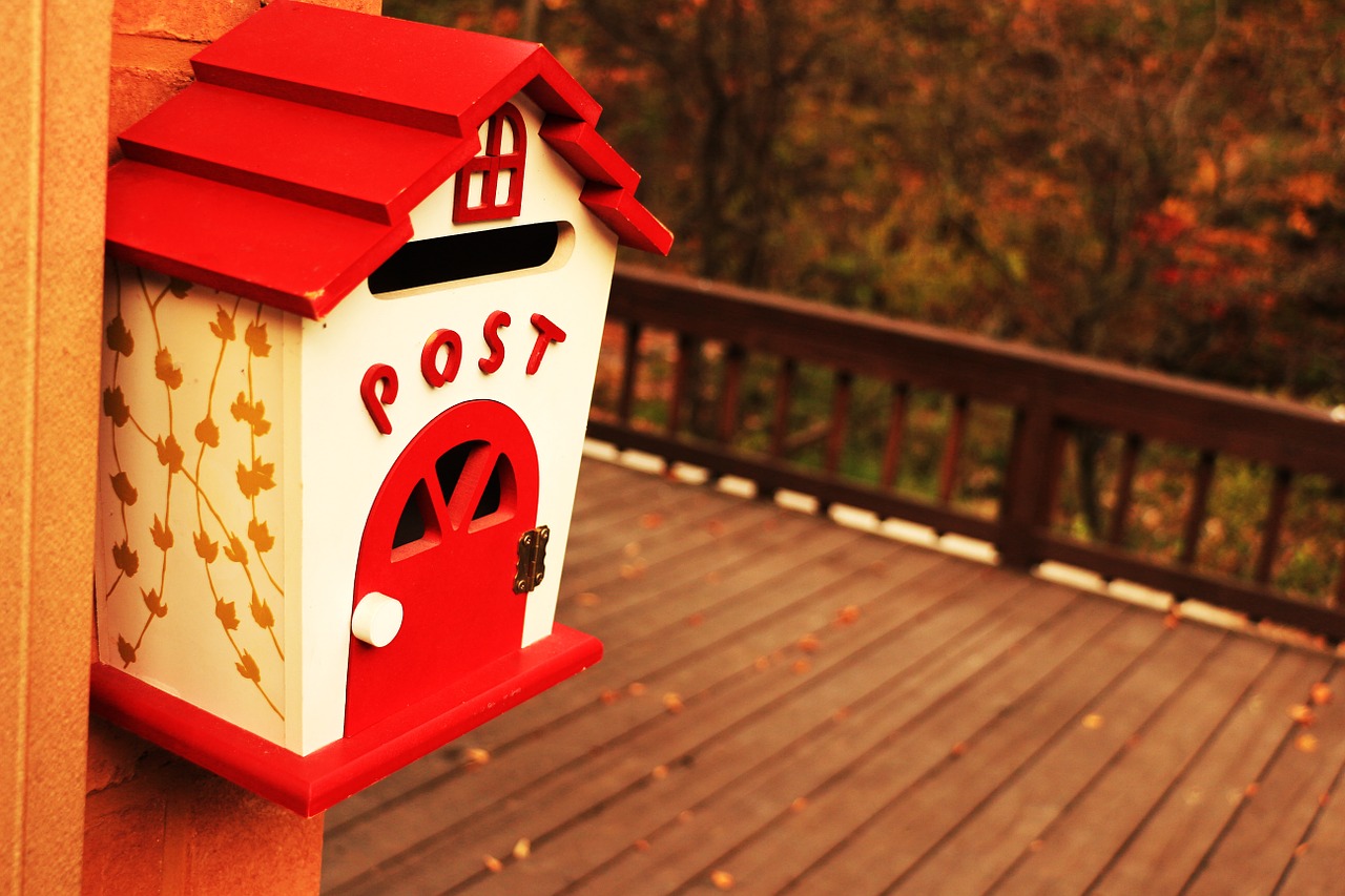 Image - mailbox letters card tidings red