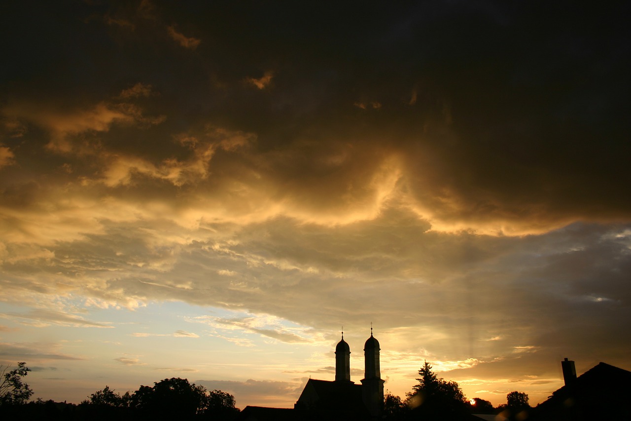 Image - summer thunderstorm clouds dusk