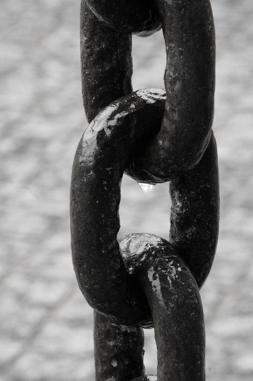 Image - chain links of the chain iron metal