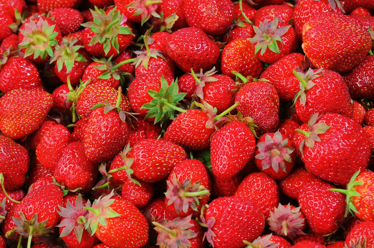 Image - strawberries berries fruit