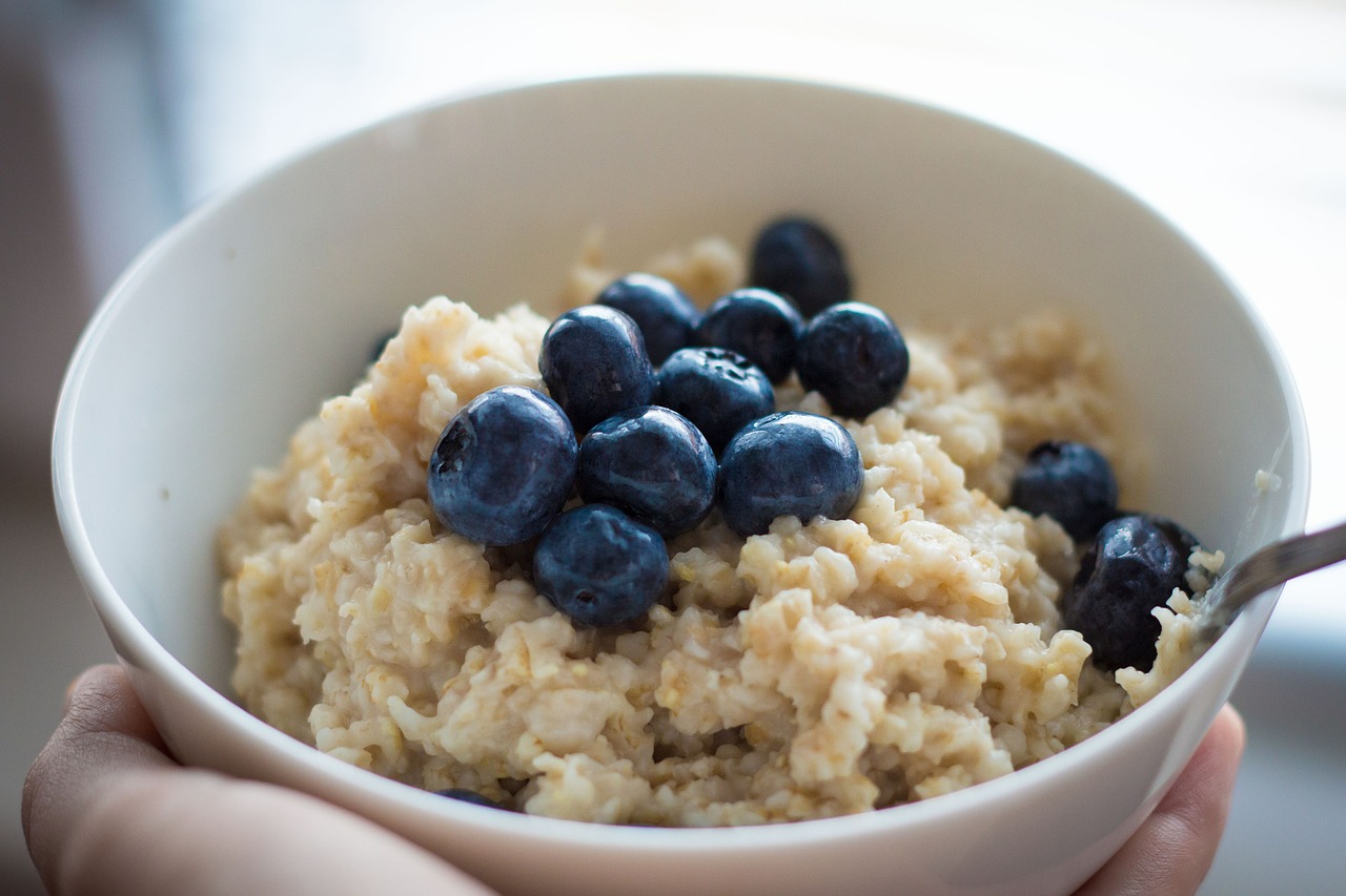 Image - blueberries oats oatmeal health