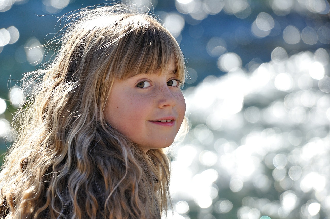 Image - child girl blond long hair smile
