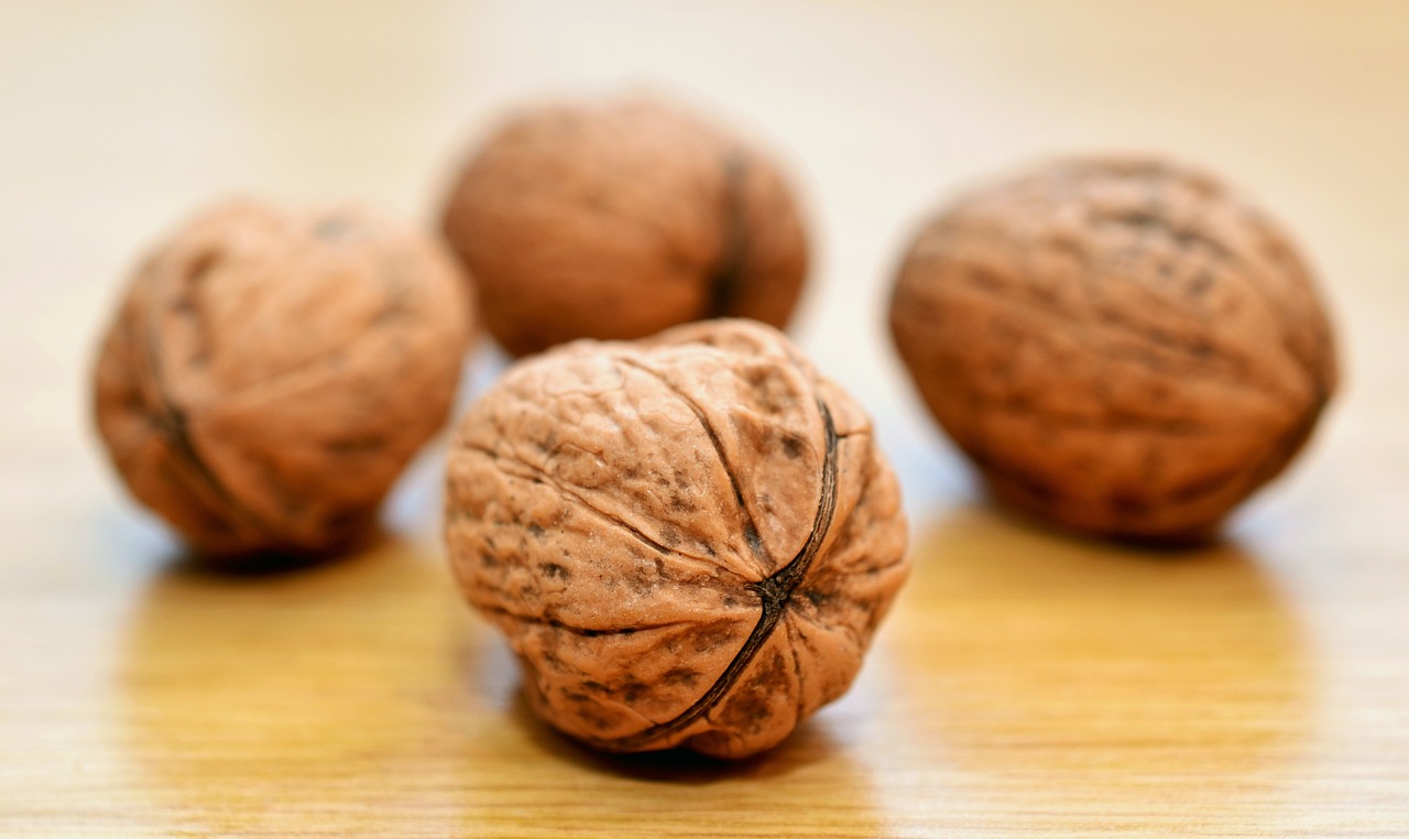 Image - walnuts nuts healthy shell brown