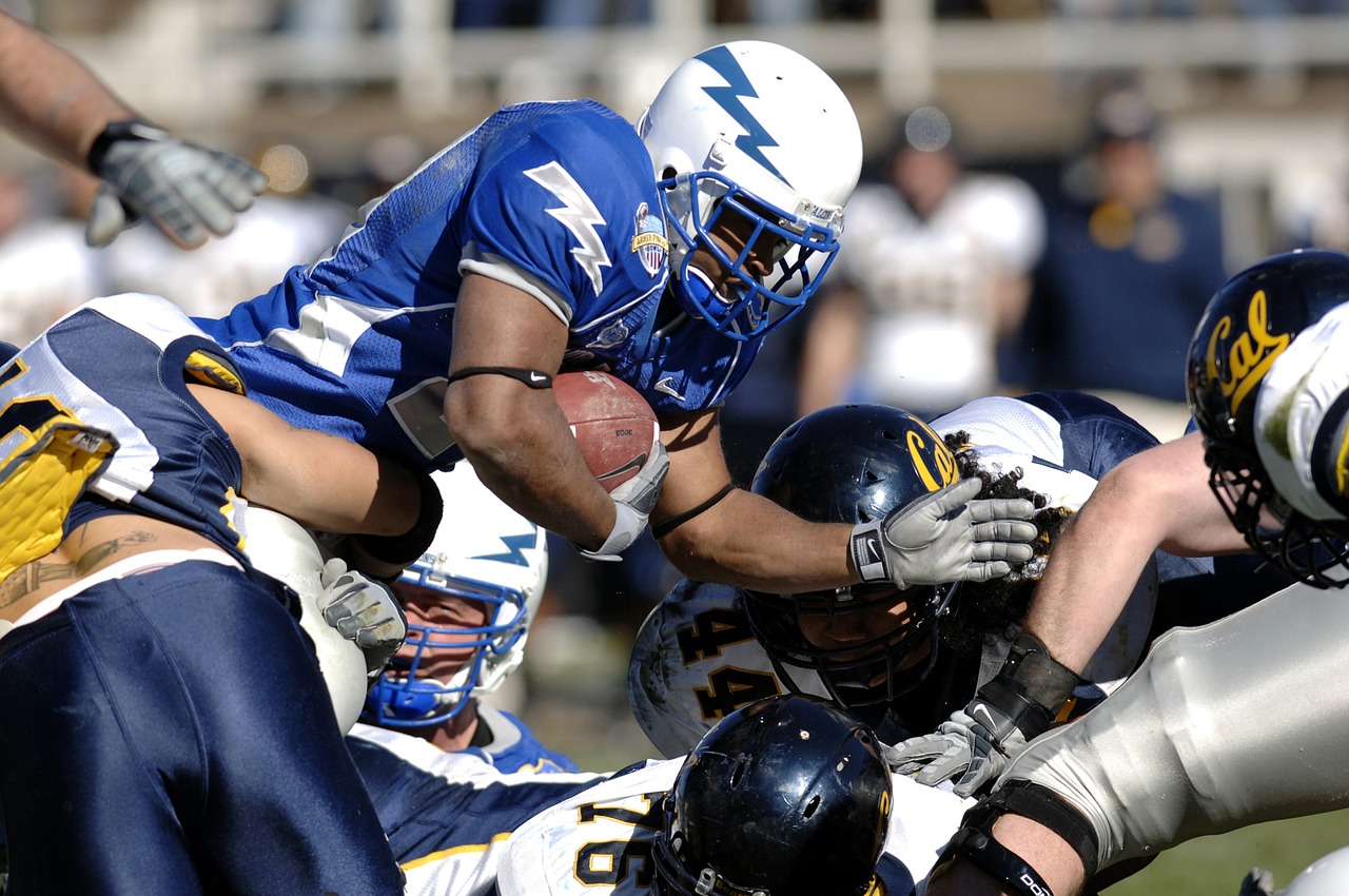 Image - football runner ball fight