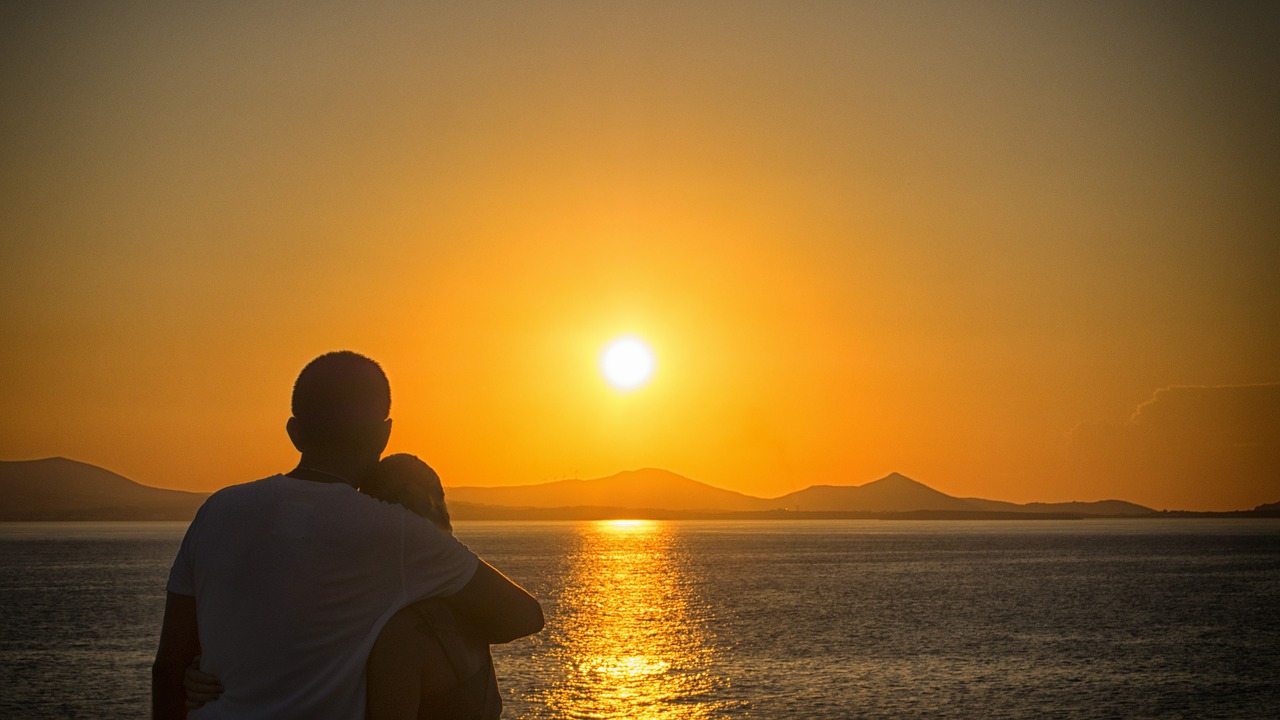 Image - romantic young couple holiday