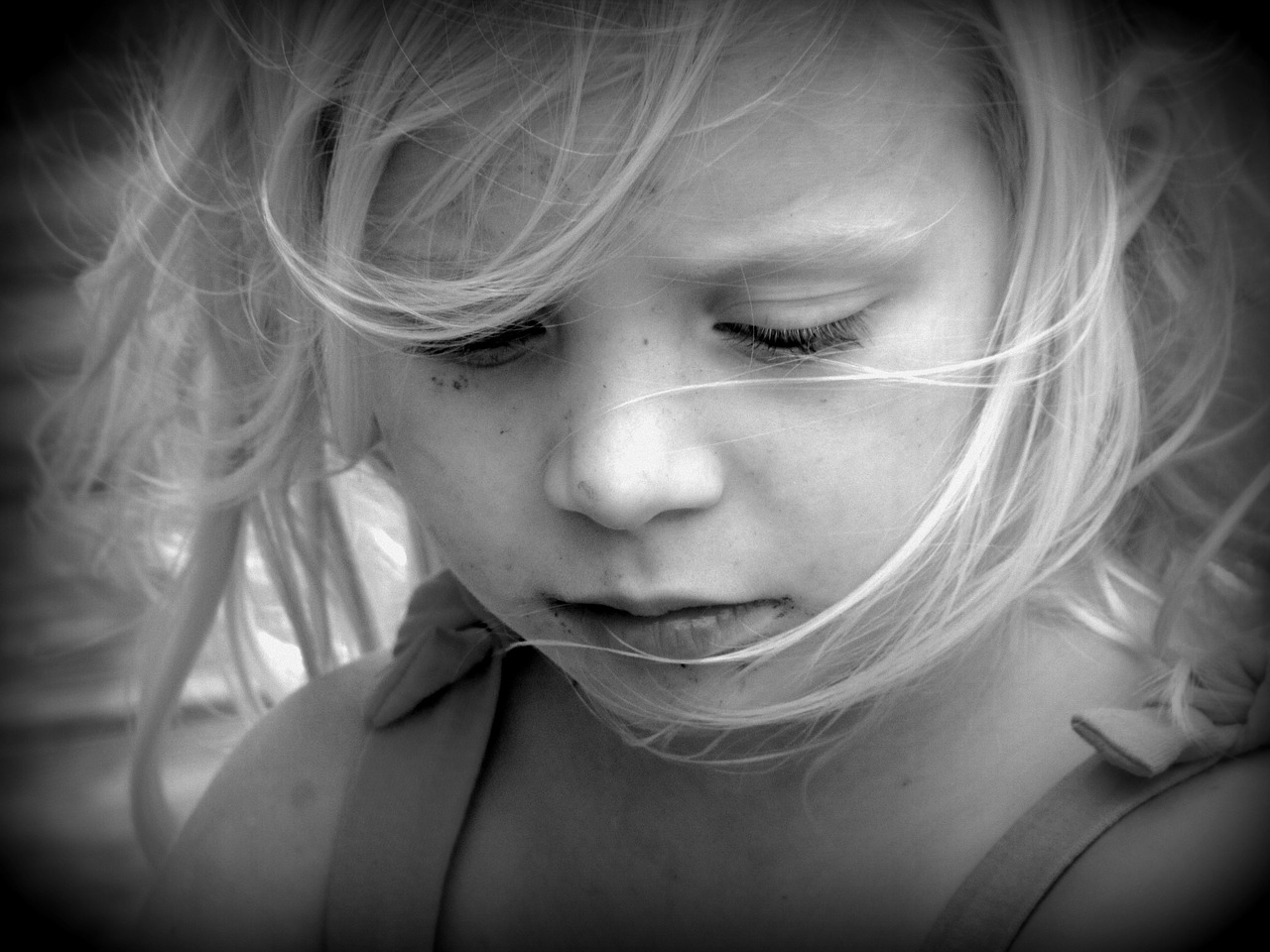 Image - girl portrait black and white face