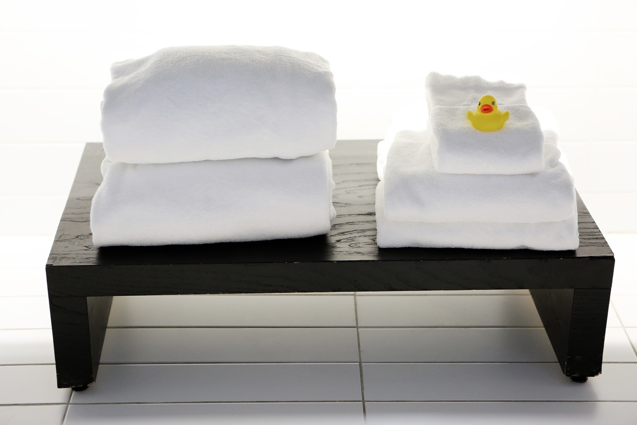 Image - towels tables bathroom laundry