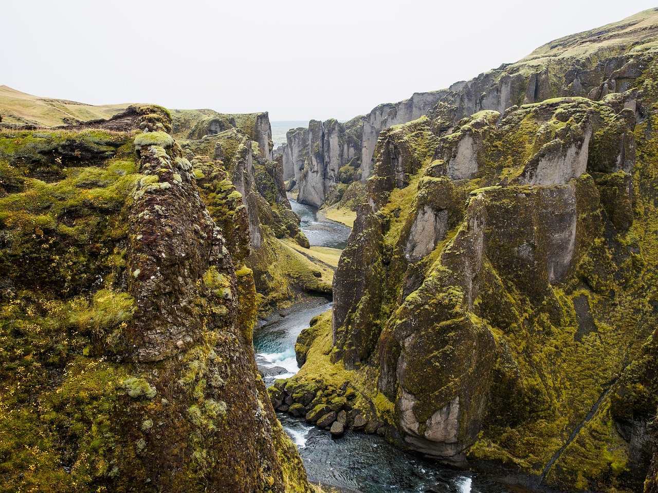 Image - tectonic plates canyon rift iceland