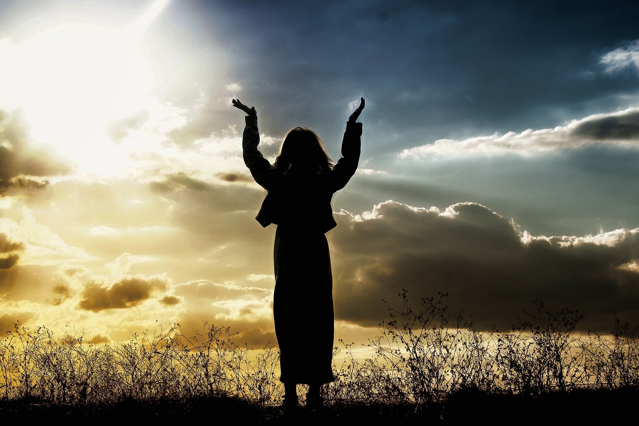 Image - woman praying believing god person