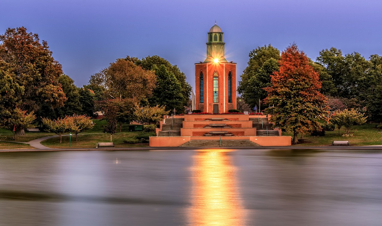 Image - lighthouse beacon tranquil water