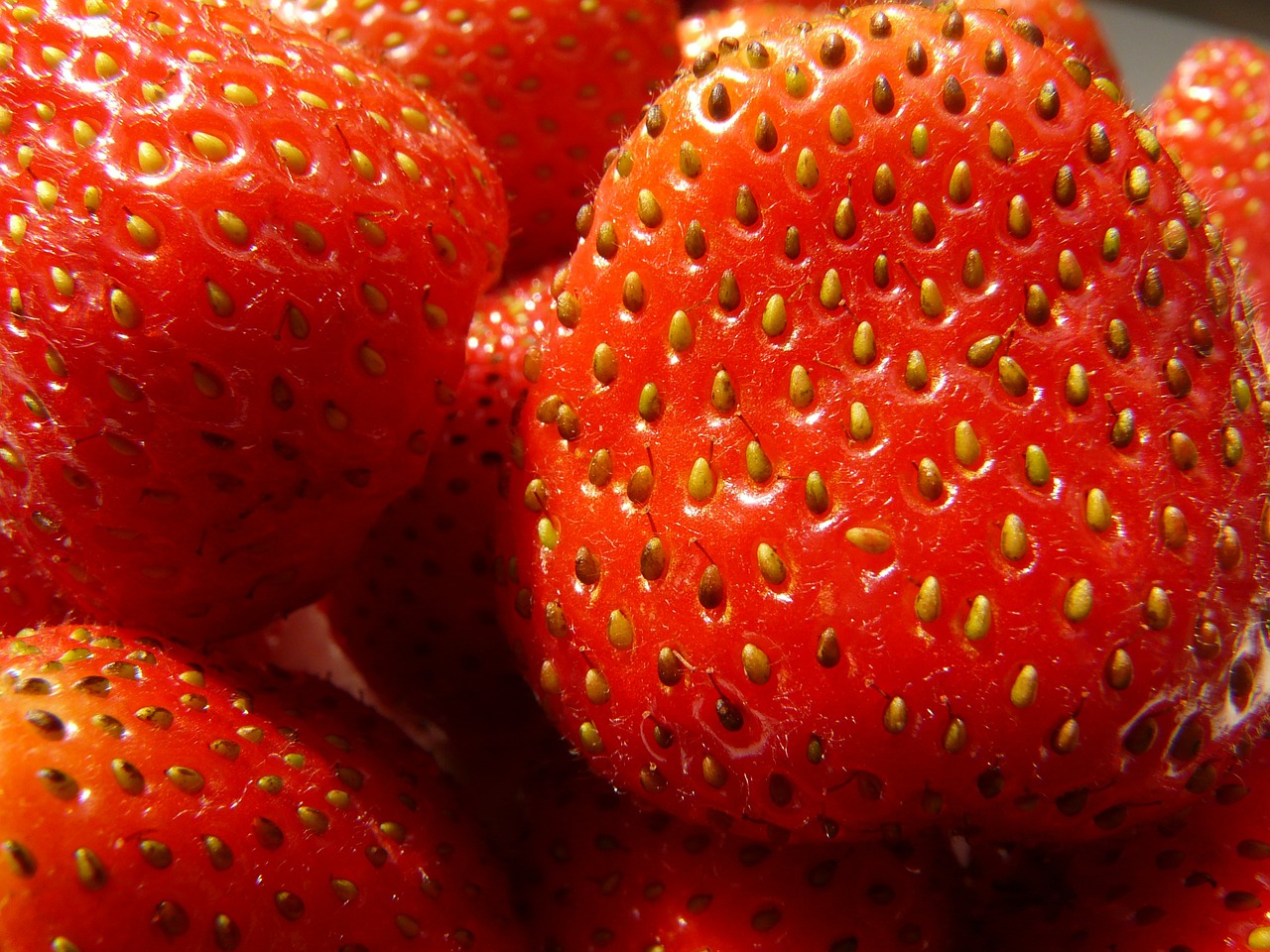 Image - strawberries fruity red fruits