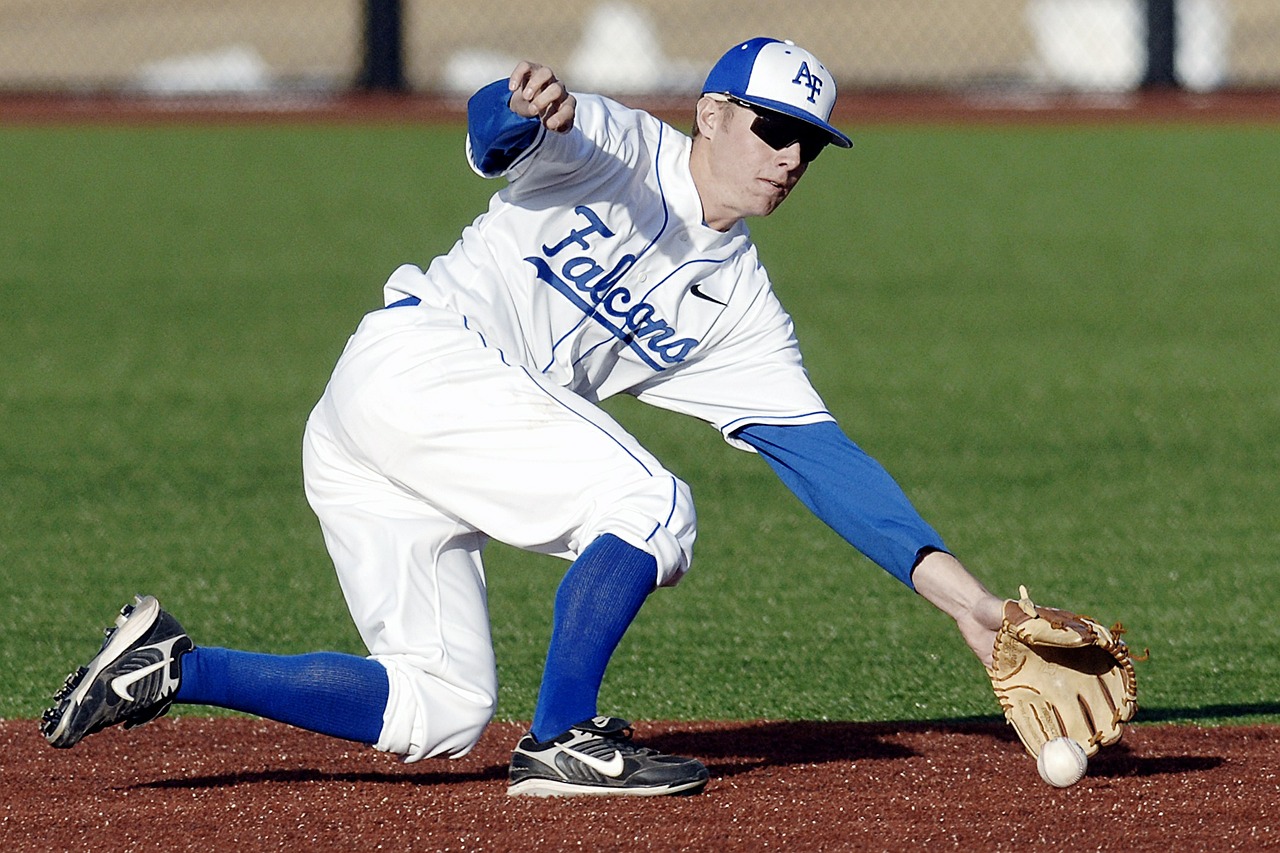 Image - baseball player shortstop infield