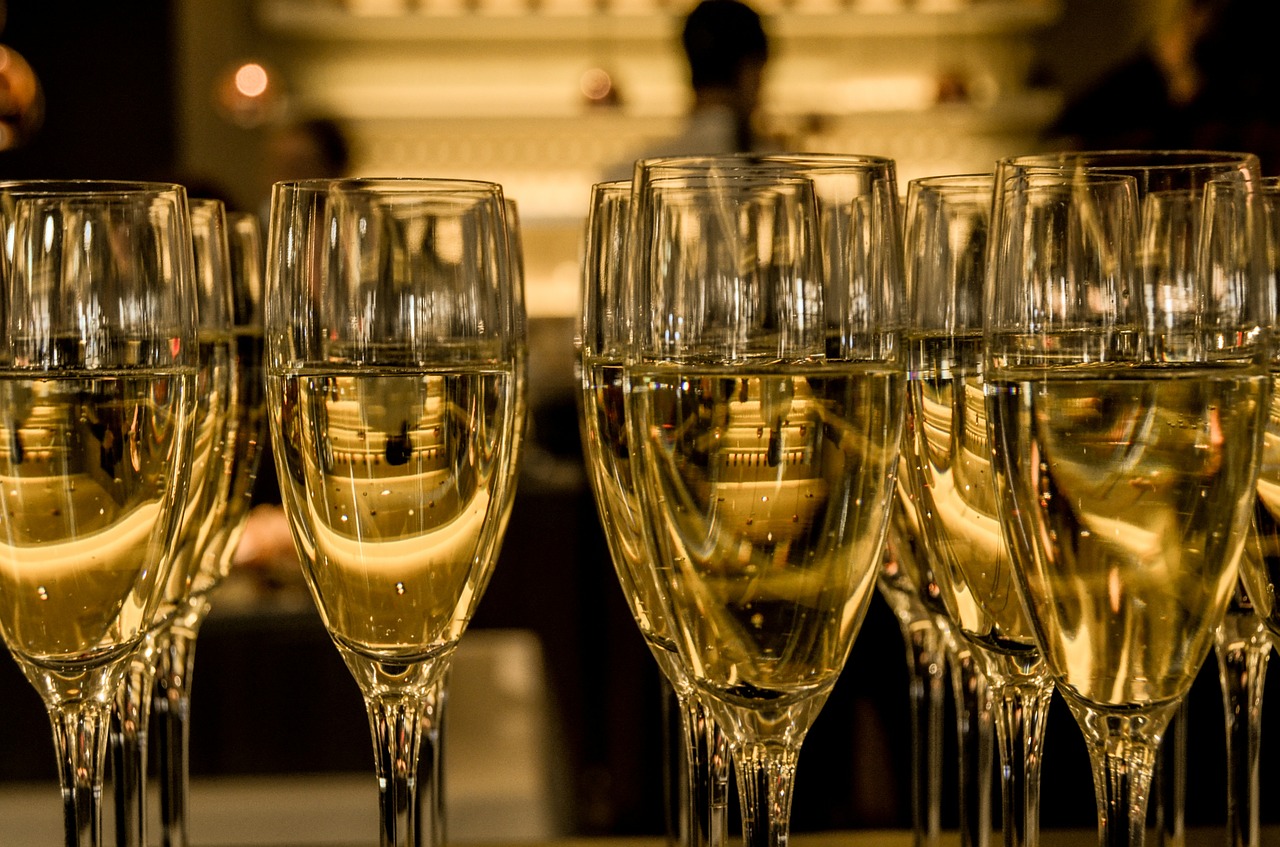 Image - champagne glasses luxury festive