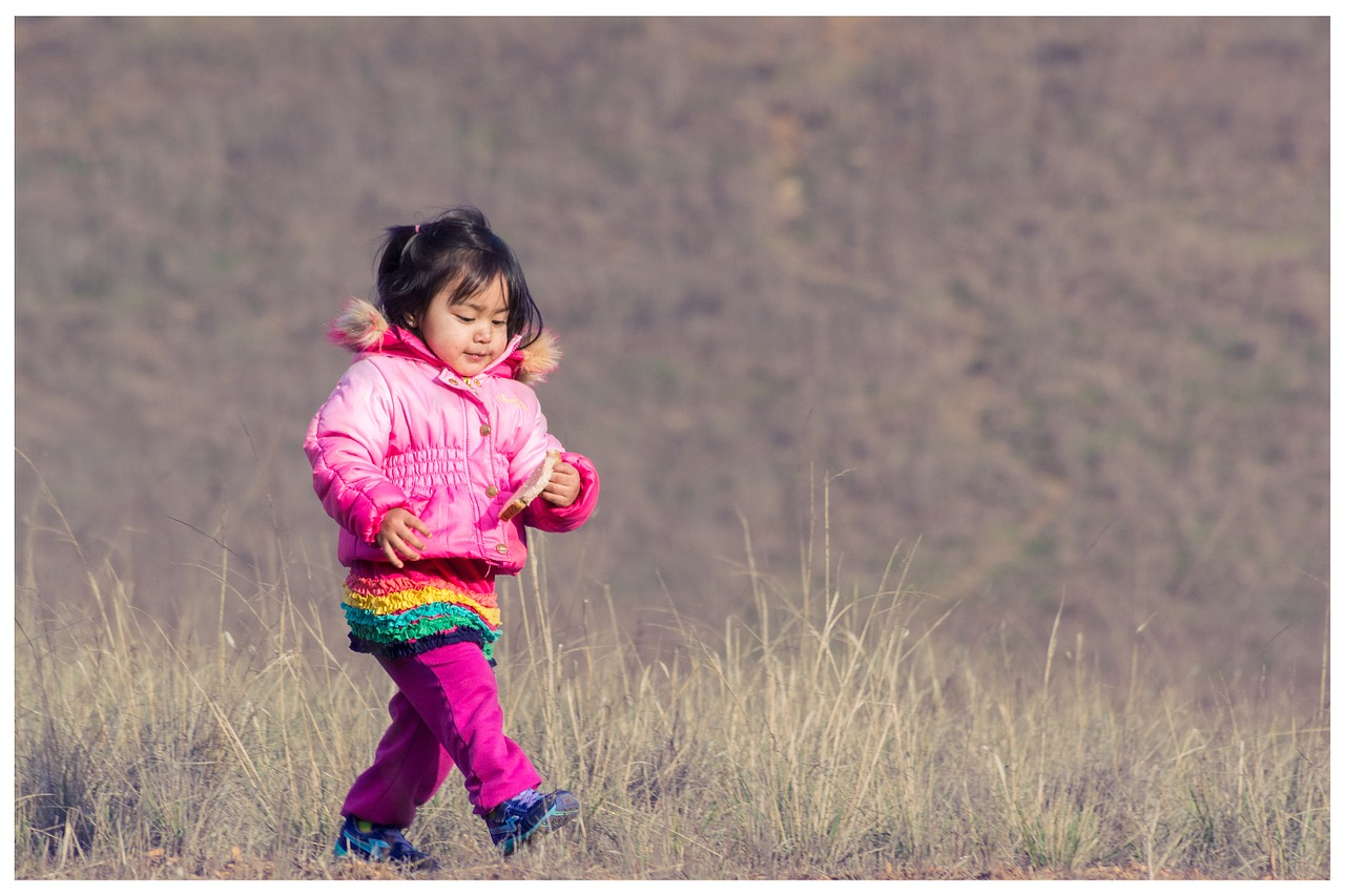 Image - walking girl female young people