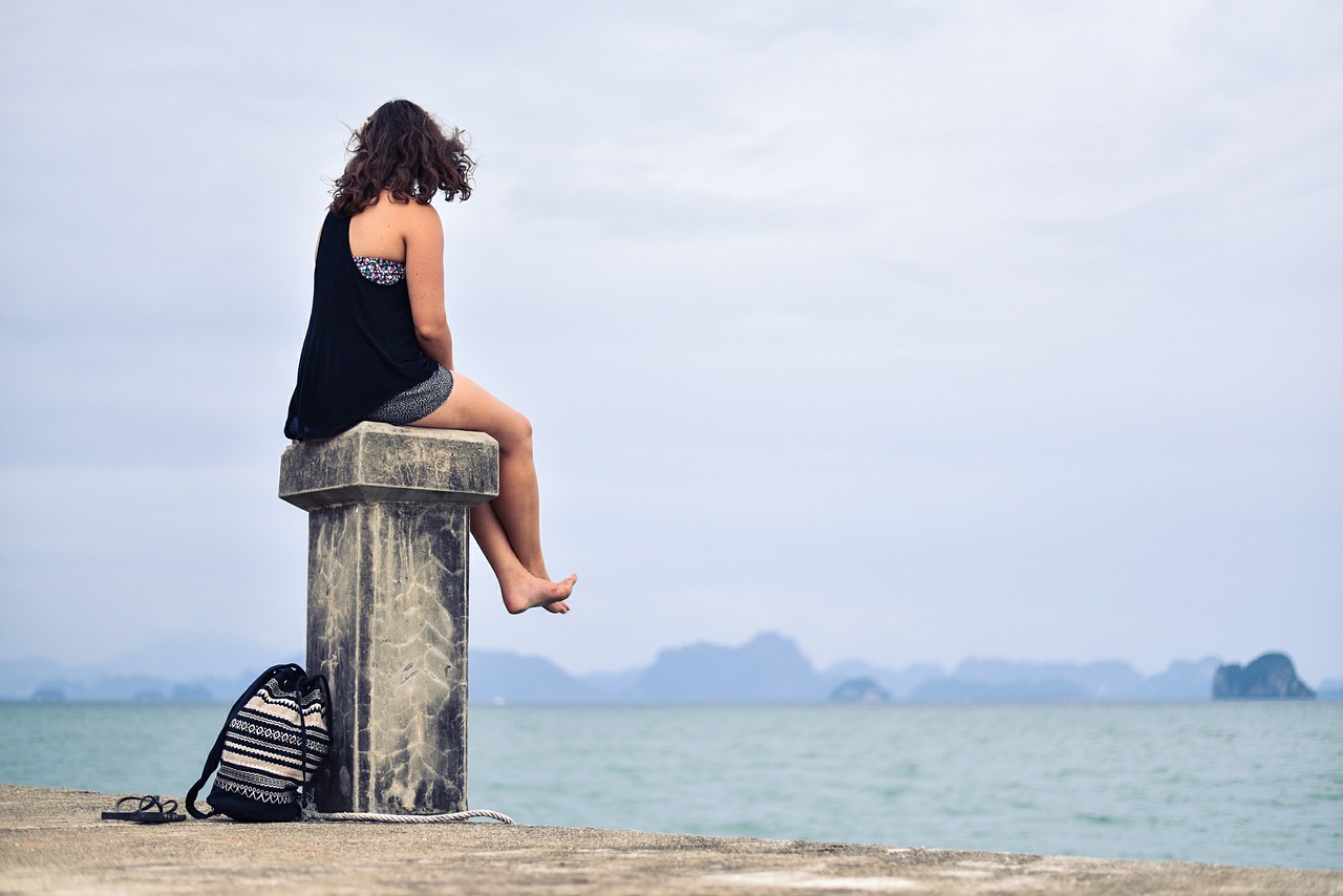 Image - person women distance looking lake